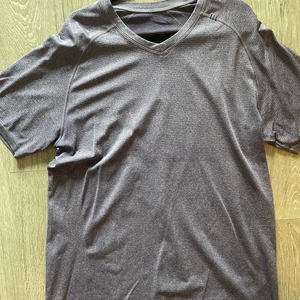 Lululemon workout vneck